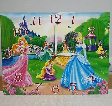 Satovi za kuću: Ima vise velicina. Okrugli 28,5 cm. precnik 2400 din. 27x35 cm.2400 — 32