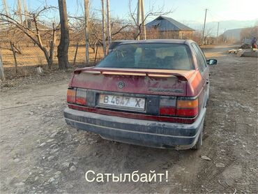 Volkswagen: Volkswagen Passat: 1988 г., 1.8 л, Механика, Бензин, Седан