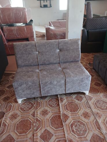 Sifarişlə restoran divanları: Düz, sadə divan, Bazasız — 3