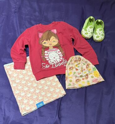 детские ажурные кеды для девочки: Uşaq geyim dəsti - Qırmızı svitşört: ön hissədə hörüklü qız və pişik