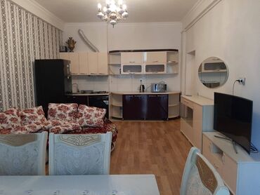 Uzunmüddətli kirayə mənzillər: Mənzil kirayə verilir. 2 otaq. İçərişəhər metrosuna, Tarqovuya piyada — 2