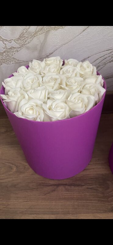 Hədiyyələr: Satilirlar endirim olub.Karobka buket 20m.Gul buket 18m — 1