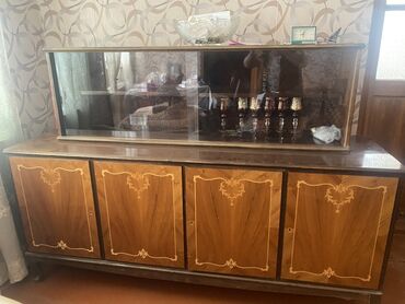 вешалки напольные для одежды оригинальные: Стеклянная витрина-шкаф