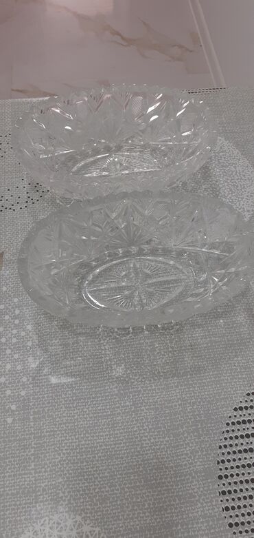 Konfet qabları: 2 ədəd oval formada meyvə qabı + 3 ədəd lodka formada . Hər biri 5azn — 12