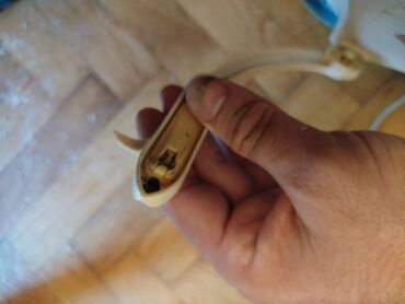 Stari uređaji: Retro,stari mali gramofon u koferu. Simpatican mali gramofon,vise kao — 12