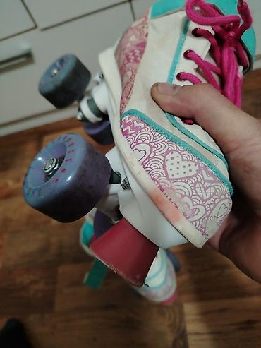 Roleri i rolšue: Rosule broj 35-36 - Tip: klasični roleri sa četiri točka (po dva — 12