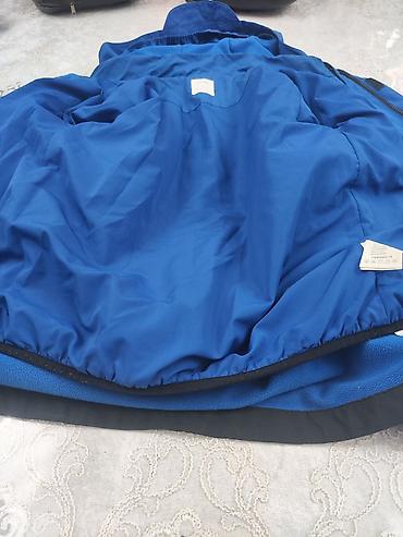 lining куртки: Куртка Li-Ning 3-в-1 с капюшоном - Бренд: Li-Ning (нашивка на подоле — 2