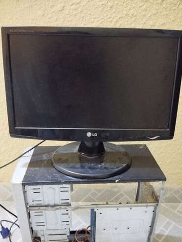 Modemlər və şəbəkə avadanlıqları: LG monitor satilir 19lug. Islek veziyyetde VGA var, adapter yoxdu