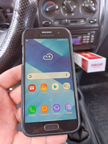телефон на 4000: Samsung Galaxy A3 2017, Б/у, 16 ГБ, цвет - Черный, 2 SIM