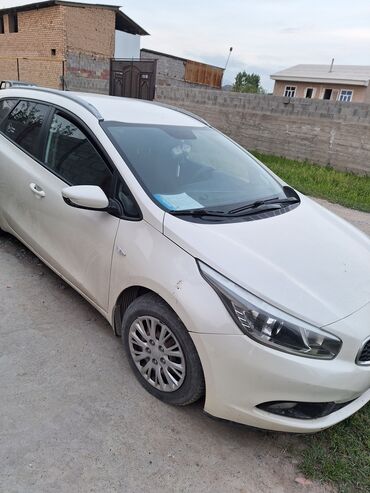 акустика на авто: Kia Ceed: 2014 г., 1.6 л, Механика, Бензин, Универсал