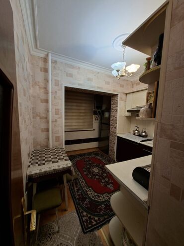 Uzunmüddətli kirayə mənzillər: Yeni Günəşli qəsəbəsi D massivi 11ci binada, Ballı marketin üstündə — 10