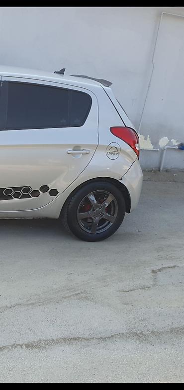 cesqa 2 mator: Satilir. R15 diskler. 4 bolt tek- tek veya 3 eded biryerde. 3 eded — 1
