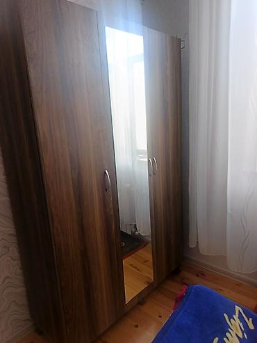 mebel alan: 3 qapılı dolab və tək nəfərlik çarpayı satılır yenidir heç bir — 2
