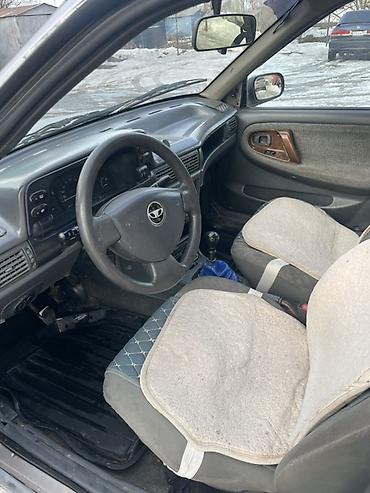 aion v: Daewoo Nexia: 1994 г., Механика, Бензин, Седан — 5