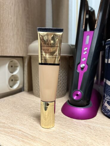 Косметика: Продаю тональный крем Estée Lauder Futurist, оттенок 1W2 SAND