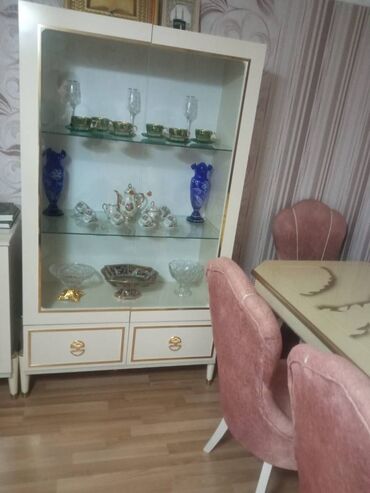 Qonaq otağı dəstləri: Yeni, Dolab, Komod, Masa və oturacaqlar — 10