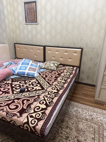 кровать 1 спальный: Односпальная кровать, Б/у, С матрасом, длина - 180 см