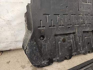 pelcer u vodi: ZASTITA PLASTIKA ISPOD MOTORA ZA FIAT CROMA ZA 2010. GOD — 3