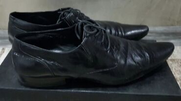 турецкую мужскую обувь: Турецкие Мужские туфли брали за 4500 за 500сом отдаю