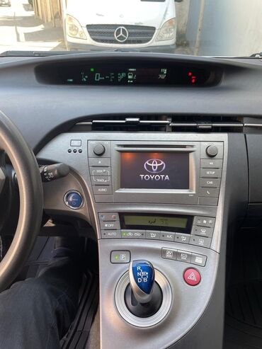 Toyota: Toyota Prius: 1.8 l | 2014 il Hetçbek — 12