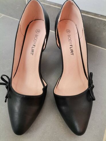 Salonke: Salonke, 38 — 13