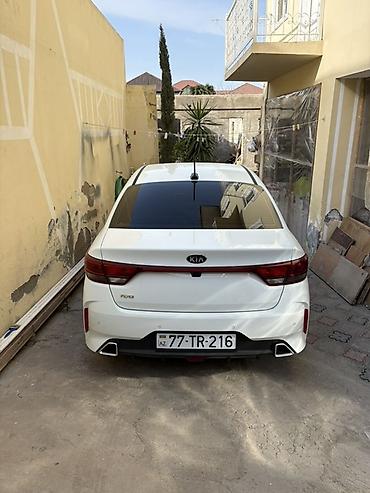 audi 6: Kia Rio: 1.6 l | 2020 il Sedan — 2