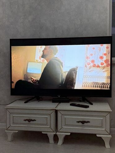 3d очки для телевизора samsung: Tumuckalar satilir. yataq kenarna tv altina yararlidir. ici genisdir