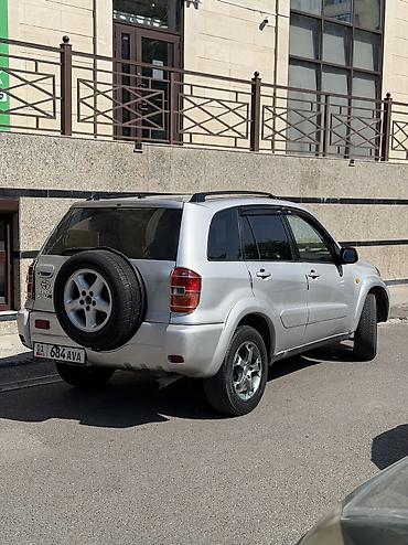 таеты: Toyota RAV4: 2002 г., 2 л, Автомат, Бензин, Кроссовер — 3