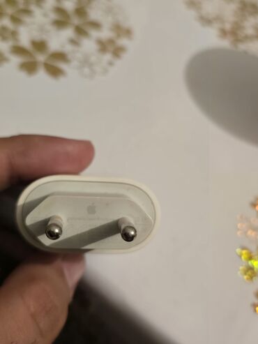зарядник для аккумулятора купить: Simsiz şarj cihazı Apple, > 20 Vt, İşlənmiş