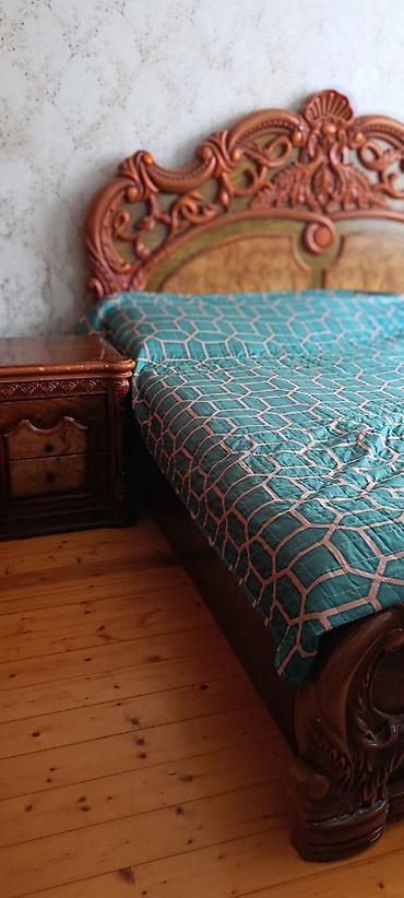 modern mebel yataq desti: Klassik üslubda yataq otağı mebel dəsti Dəstə daxildir: - Böyük taxt — 3