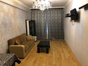 2 х комнатные квартиры: Gənclik metrosuna 3 deq piyada yeni tikili binada 6/3 mertebe 2 otaqli