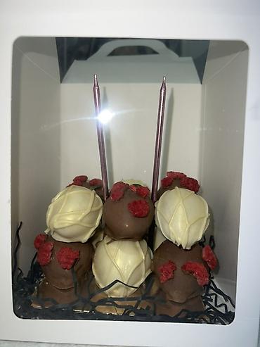 Съедобные букеты: Набор клубники в шоколаде в подарочной коробке. - Крупные свежие — 3