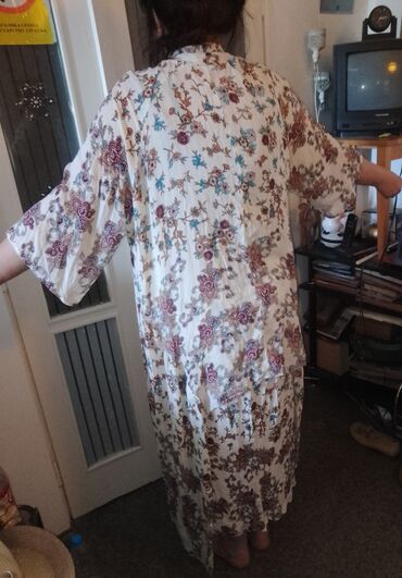 Kompleti: N O V KOMPLET dug kardigan I suknja na lastis,duzina kardigan na — 6