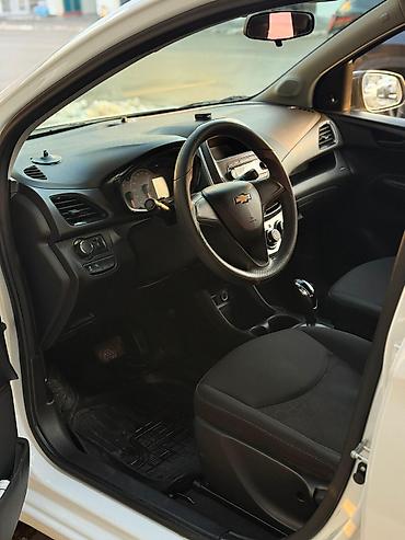 Chevrolet: Chevrolet Spark: 2017 г., 1 л, Вариатор, Бензин, Хэтчбэк — 20