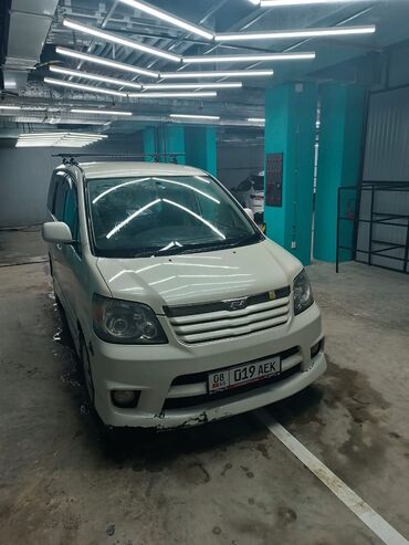 продаю тайота альфард: Toyota Noah: 2001 г., 2 л, Автомат, Бензин, Минивэн