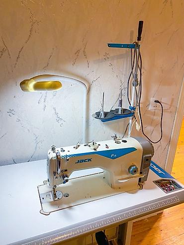 Tikiş maşınları: JACK F4 tikiş maşını – Pedal komplekti ilə. Xüsusiyyətlər: - Düz — 2