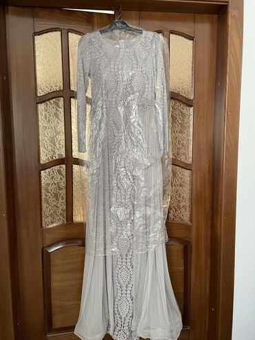вечерние платья с меховой отделкой: Вечернее платье, Длинная модель, С рукавами, S (EU 36)