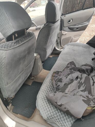 Mazda: Mazda 323: 2002 г., 1.5 л, Механика, Бензин, Хэтчбэк — 10