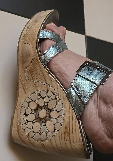 Basanoşka və səndəllər: Qadın üçün platformalı sandal - Üst hissə: Metalik gümüş rəngdə, ilan — 12