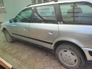 капот на одисей: Audi S4: 1994 г., 2.6 л, Механика, Универсал
