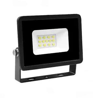 Baštenska rasveta: LED reflektor 10W – kompaktan i snažan izvor svetlosti za spoljašnju i — 14
