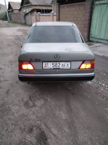 Mercedes-Benz: Mercedes-Benz W124: 1986 г., 2.3 л, Механика, Бензин, Седан