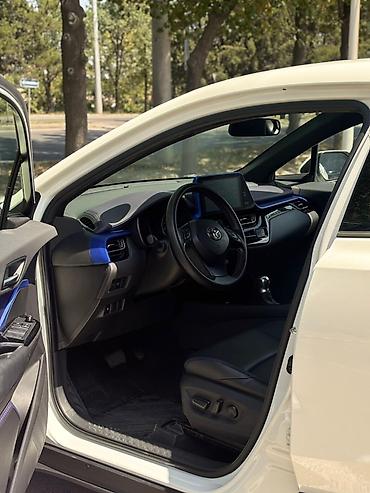 Toyota: Toyota C-HR: 2022 г. — 11
