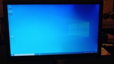 Monitorlar: Monitor satilir tekce birde aksesuarlari