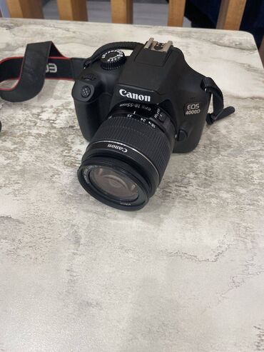 Tulumlar: Canon eos 4000d. Ela veziyyetdedir fotoaparat, hec bir problemi yoxdu