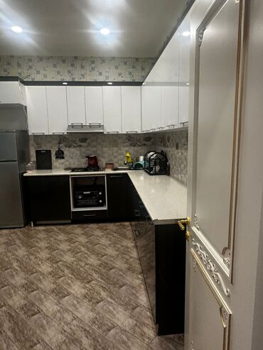 Uzunmüddətli kirayə evlər: 140 kv. m, 4 otaqlı -da lalafo.az — 15 Uzunmüddətli kirayə evlər: 140 kv. m, 4 otaqlı — 15