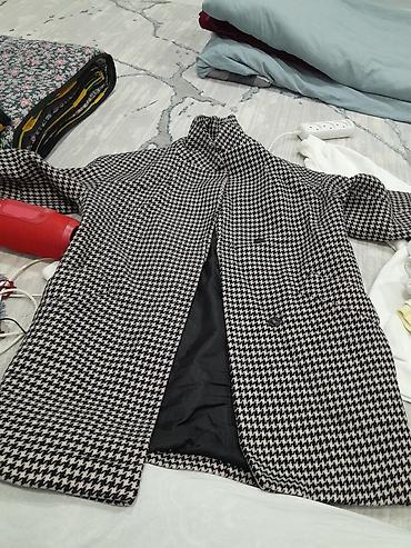 Другая женская одежда: Женский комплект одежды и аксессуаров: 1) Серые классические брюки - — 2