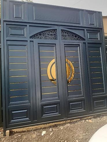 Откатные ворота: Металлические ворота с декоративной отделкой. Подходят для установки — 10