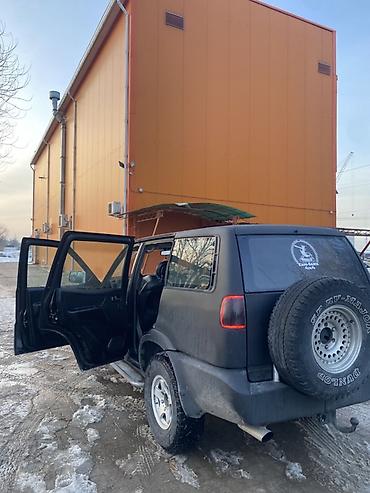 Nissan: Nissan : 1995 г., 2.7 л, Автомат, Дизель, Внедорожник — 1