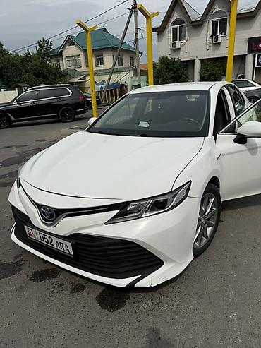 2025: Toyota Camry: 2018 г., 2.5 л, Автомат, Гибрид, Седан — 2